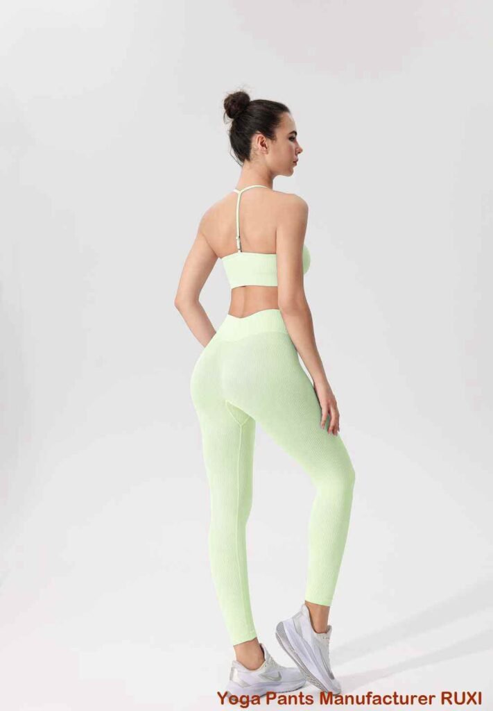 Sportliche Shorts mit integriertem Elastan Ruxi ch2910