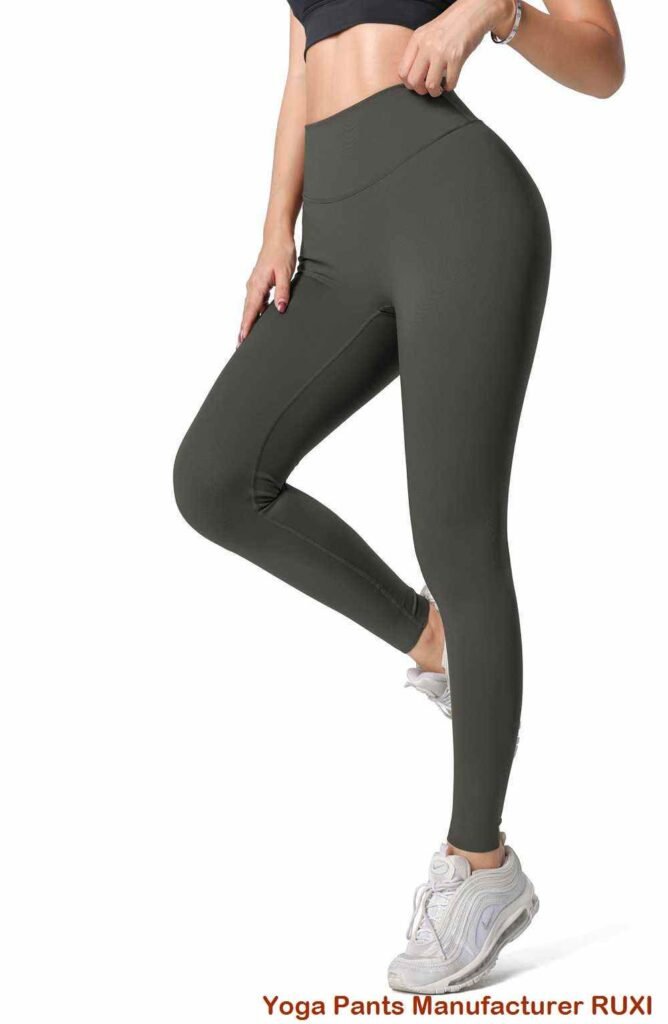 Schwarze Hose mit elastischem Bund für mehr Komfort Ruxi